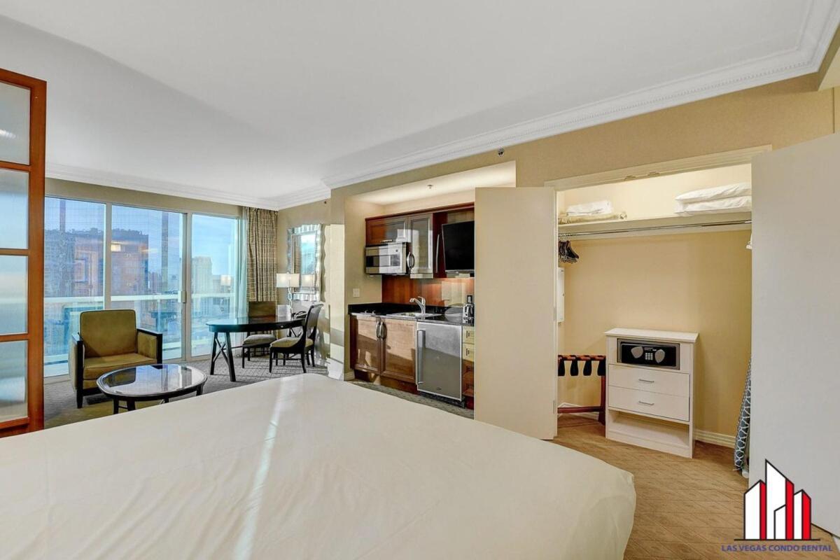 Mgm Signature-25-805 Balcony Strip Sphere F1 Views 라스베이거스 외부 사진
